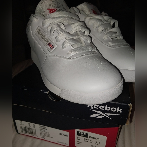 REEBOK NWTs and Boxes Sz 5 Black and white pairs - Picture 4 of 4